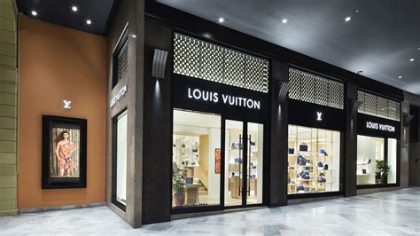 youtube louis vuitton bologna nuovo negozio|Louis Vuitton bologna account.